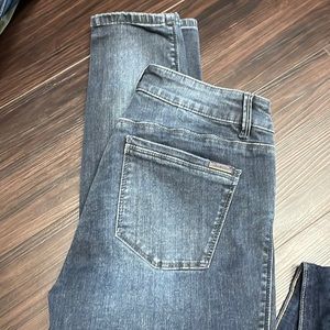 White House black market skinny Jean size 2 S